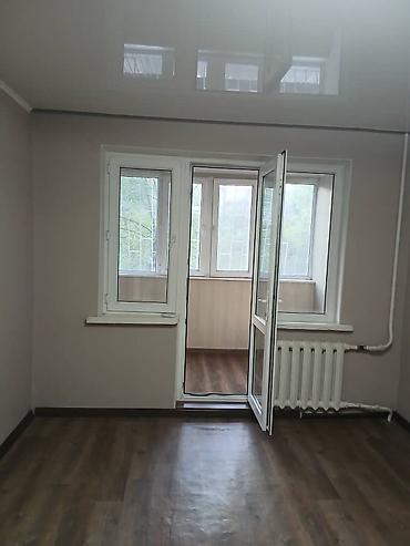 квартиры 6 микрорайон: 3 комнаты, 58 м², 2 этаж — 2