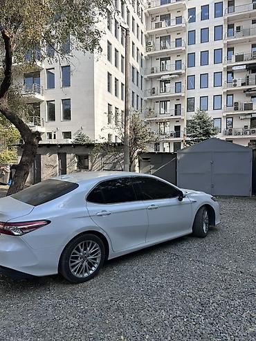 camry 2020: Toyota Camry: 2018 г., 2.5 л, Гибрид, Седан — 3
