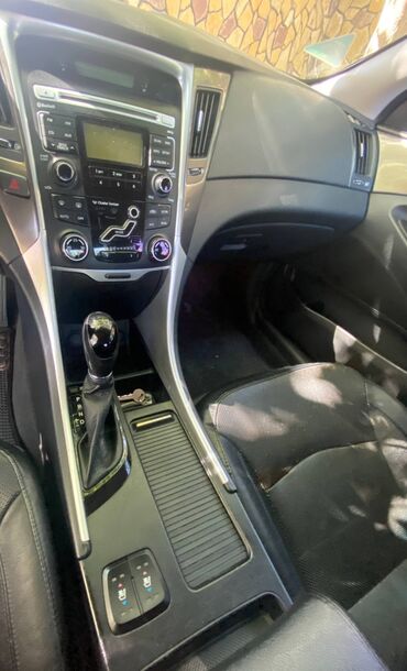 Hyundai: Hyundai Sonata: 2 l | 2012 il Sedan — 15