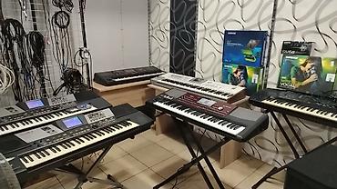 pul aliram: KORG Pa-700 QT Oriental versiya satilir. U-pakovka aletdir. 1 il — 4