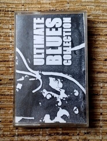 Kasete, CD i DVD: 4 originalne kasete Elton John (Very Best + Reg Strikes Back) — 7