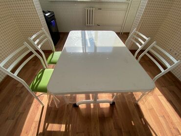 Комплекты столов и стульев: Комплект стол и стулья Кухонный, Б/у