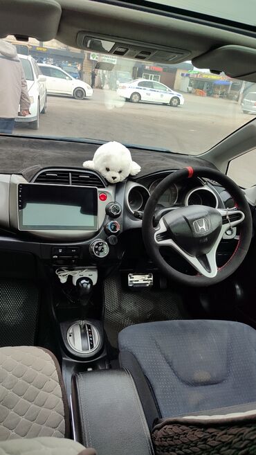 фит машин: Honda Fit: 2009 г., 1.3 л, Автомат, Бензин