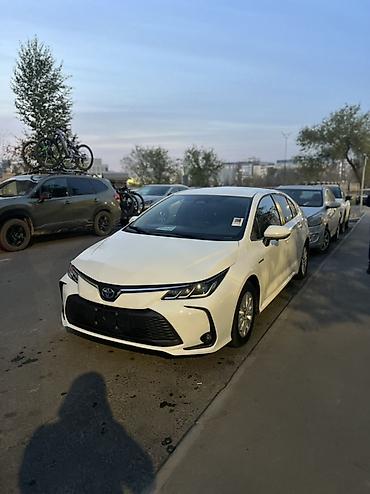 lexus rx 2008: Toyota Corolla: 2023 г., 1.8 л, Вариатор, Гибрид, Седан — 2