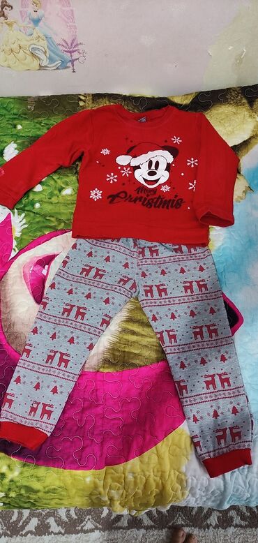 Dəstlər: Uwaq paltarl her biri 3 manat 3.4 .5yawa — 9