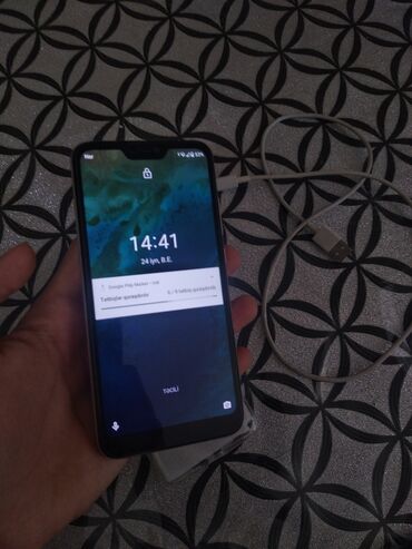 sadə telefonlar: Xiaomi Mi A2 Lite, 32 ГБ, цвет - Золотой