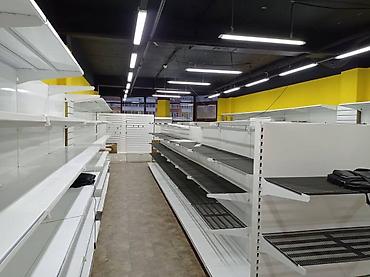 Рохлялар: Комплект торгового оборудования для магазина — 120 м² Продаётся — 1