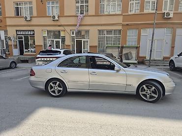 Mercedes-Benz: Mercedes-Benz E-Class sedan - Gümüşü rəng, 4 qapılı kuzov - AMG — 10