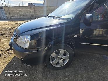 kia r17: Kia Carens, qara rəng, 5 qapılı MPV/miniven. - dizel mühərriki, ön — 8
