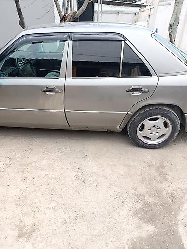 Mercedes-Benz: Mercedes-Benz E-Class: 1990 г., 2 л, Ручные, Бензин — 7