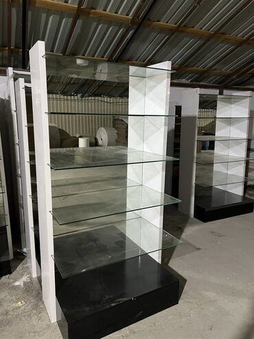 divar rəf: Magaza ucun vitrinler hundurluk 1.50 en 090 sm. Divar vitrinleri ise