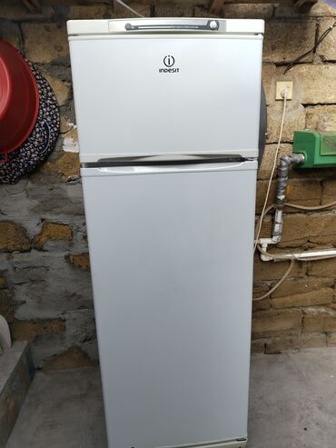Soyuducular: 2 qapılı Indesit Soyuducu Satılır lalafo.az -da Soyuducular: 2 qapılı Indesit Soyuducu Satılır