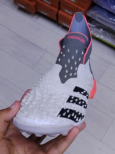 Футбольная бутса Adidas Predator (лакотная модель без шнурков) -