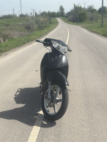 мотоциклы: Продаю скутер 110 кубов Сел поехал Вложения только зеркала и