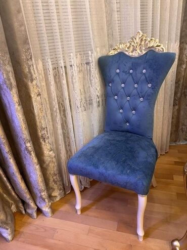 metbex stol stullari: 6 eded stul 230 azn. Hecbir deffekti yoxdur. Unvan Qara Qarayev