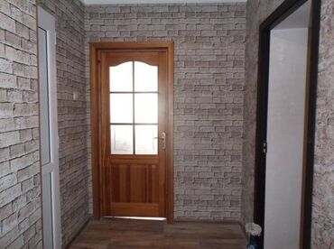 Ofislər: Xətai metrosuna yaxin 7 mertebeli binanın 2-ci mərtəbəsində yerləşən — 4