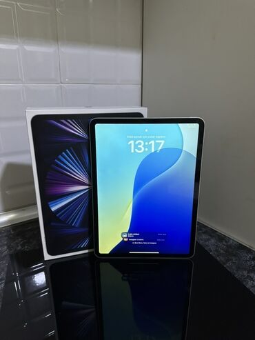 Apple iPad: Apple iPad Pro (gümüş rəng) – 11" seriyası Xüsusiyyətlər: - Premium — 8