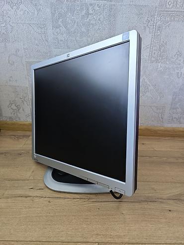 Masaüstü kompüterlər və komponentlər: HP L1950g LCD monitor - Ekran: 19 düym, 5:4 nisbəti (Square), LCD - — 4