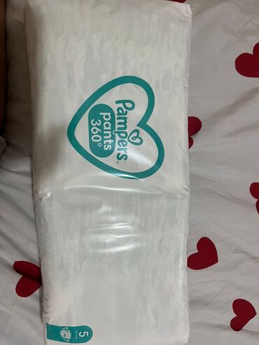 crvene hulahopke za decu: Neotpakovane pelene za bebe, 12-17kg 😊