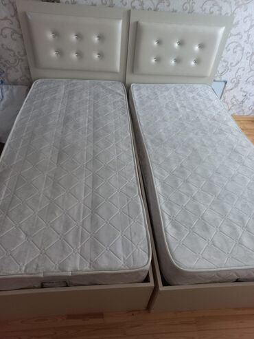 Divanlar: EsnadÇarpayı 2 eded matras daxildir baza var qiymet 280 azn unvan