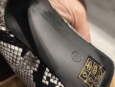 Salonke: Elegantne ženske salonke sa špicastim vrhom i visokom tankom štiklom — 4