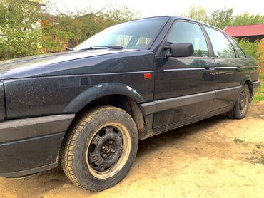 Volkswagen: Volkswagen Passat: 1991 г., 1.8 л, Механика, Бензин, Седан
