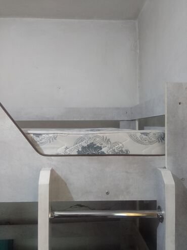 Двухъярусные детские кровати: Двухъярусная детская кровать, Б/у, ЛДСП, цвет - Бежевый — 11