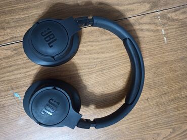 sumka v koljasku: Наушники JBL760nc, продаю так как купил другие. Есть маленькие трещина