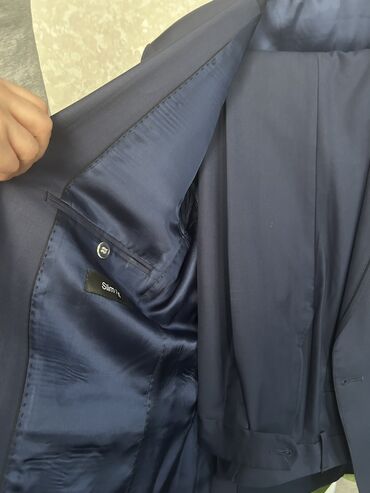 Костюмы: Продается костюм (пиджак +брюки) Носили мало,производство — 16