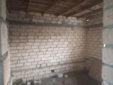 Bağ evlərinin satışı: Satılır: həyət evi (Ünvan)Bərdə Rayon Lək Kənd bələdiyə ilə üzbəüz 2 — 3