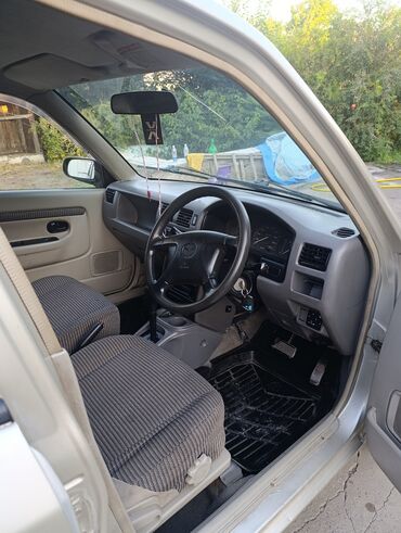 ключи на машину: Mazda Demio: 1998 г., 1.3 л, Автомат, Бензин, Седан