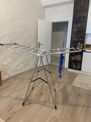 2 ci perde: Metal geyim qurudan asılqan – üçayaqlı, qatlanan model — 4