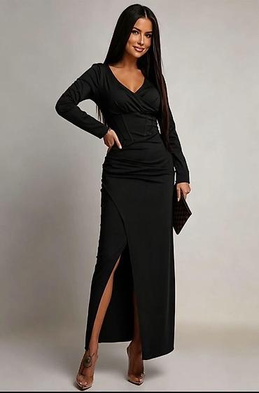 opposite borca: Elegantna večernja haljina – maxi dužina

Haljina: 2.900dinara — 2