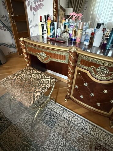 Yataq otağı dəstləri: İkinəfərlik çarpayı, 2 tumba — 2