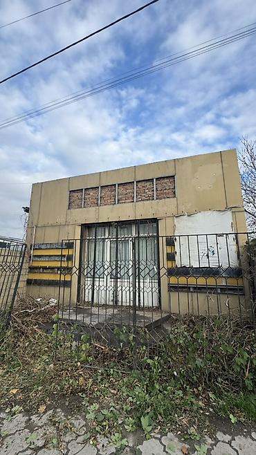 по советской: Двух этажный дом + Магазин 50 кв 4 сотки Находится на первой линии — 8