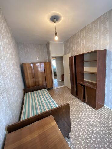 купить квартиру в 10 микрорайоне: 3 комнаты, 61 м², 105 серия, 8 этаж, Старый ремонт