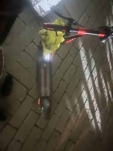 2 ci el scooter: Elektrik skuter - Güclü LED işıq sistemi: ön tərəfdə üçlü faralar və — 6