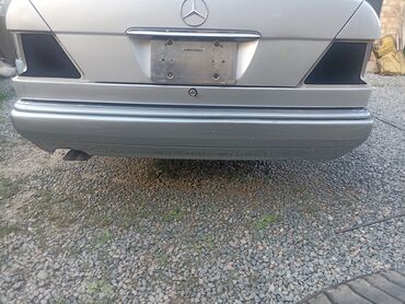 Бамперы: Задний Бампер Mercedes-Benz 1994 г., Б/у, цвет - Серебристый, Оригинал
