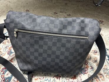 сумка тактическая: Классическая сумка, Louis Vuitton, Франция, Регулируемый ремень, Унисекс