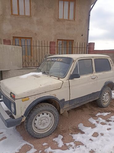 ВАЗ (ЛАДА): ВАЗ (ЛАДА) 4x4 Нива: 1981 г., 1.6 л, Механика, Бензин, Внедорожник