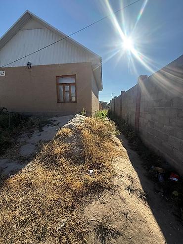 Продажа времянки: 🏠 Продается срочно времянка !!! 📍 Район : Ак-Ордо 3 📐 Площадь : 4 — 6