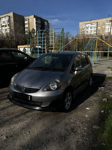 кабинеты в аренду: Сдаю в аренду: Легковое авто, Частная аренда