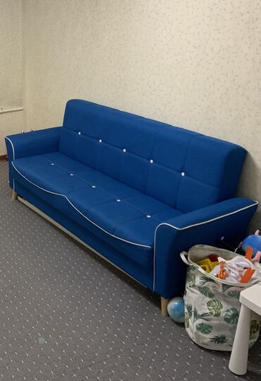куплю мебели: Диван-кровать, цвет - Синий, Б/у