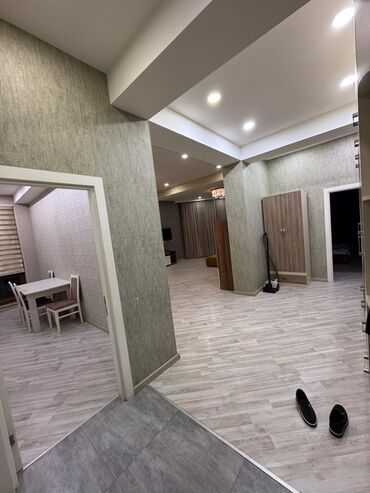 Günlük kirayə mənzillər: 3 otaqlı, Nizami r. r-nu — 4