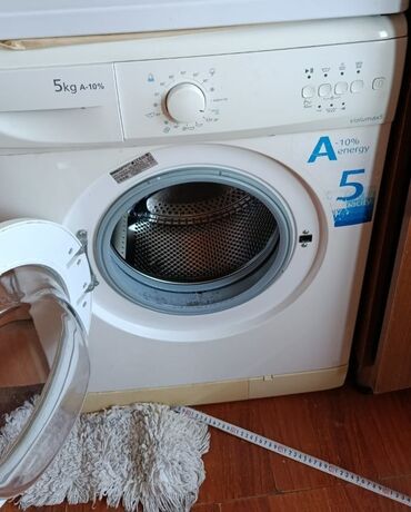 xarab xaladenik: İşlənmiş 2 qapılı Swizer Soyuducu Satılır, rəng - Boz