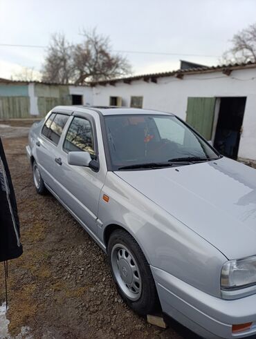 volkswagen cc: Volkswagen Vento: 1994 г., 1.8 л, Механика, Бензин, Седан