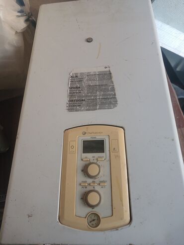 işləmiş paltar yuyan: İşlənmiş Kombi Ariston 32 kVt, Ünvandan götürmə, Ödənişli quraşdırma, Zəmanətsiz, Kredit yoxdur