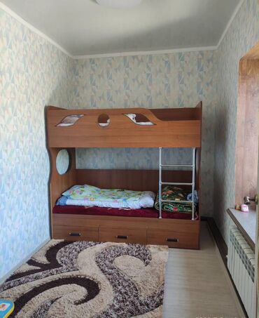 Офисы: 3 комнаты, 53 м², Сталинка, 2 этаж, Евроремонт