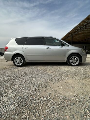Toyota: Toyota Ipsum: 2002 г., 2.4 л, Автомат, Газ, Минивэн