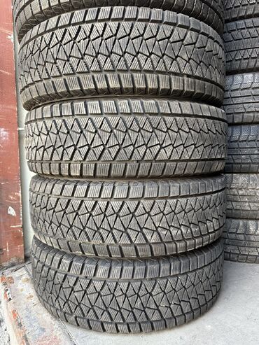 Шины: Шины 225 / 65 / R 17, Зима, Б/у, Комплект, Легковые, Япония, Bridgestone